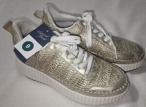 universal thread shoes silver memory foam size 9